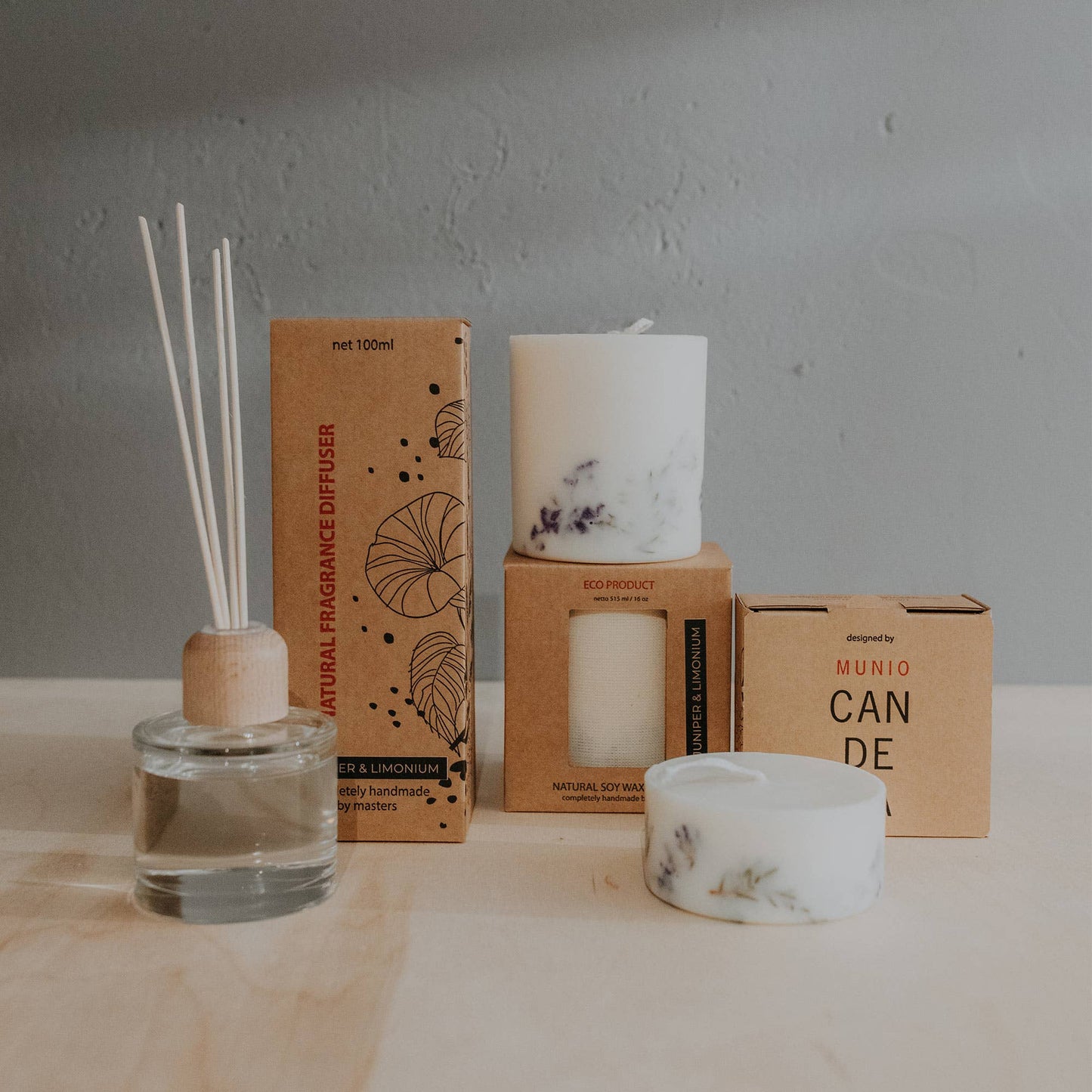 Mini candela al ginepro e al Limonium - candela biologica artigianale - Fatta a mano