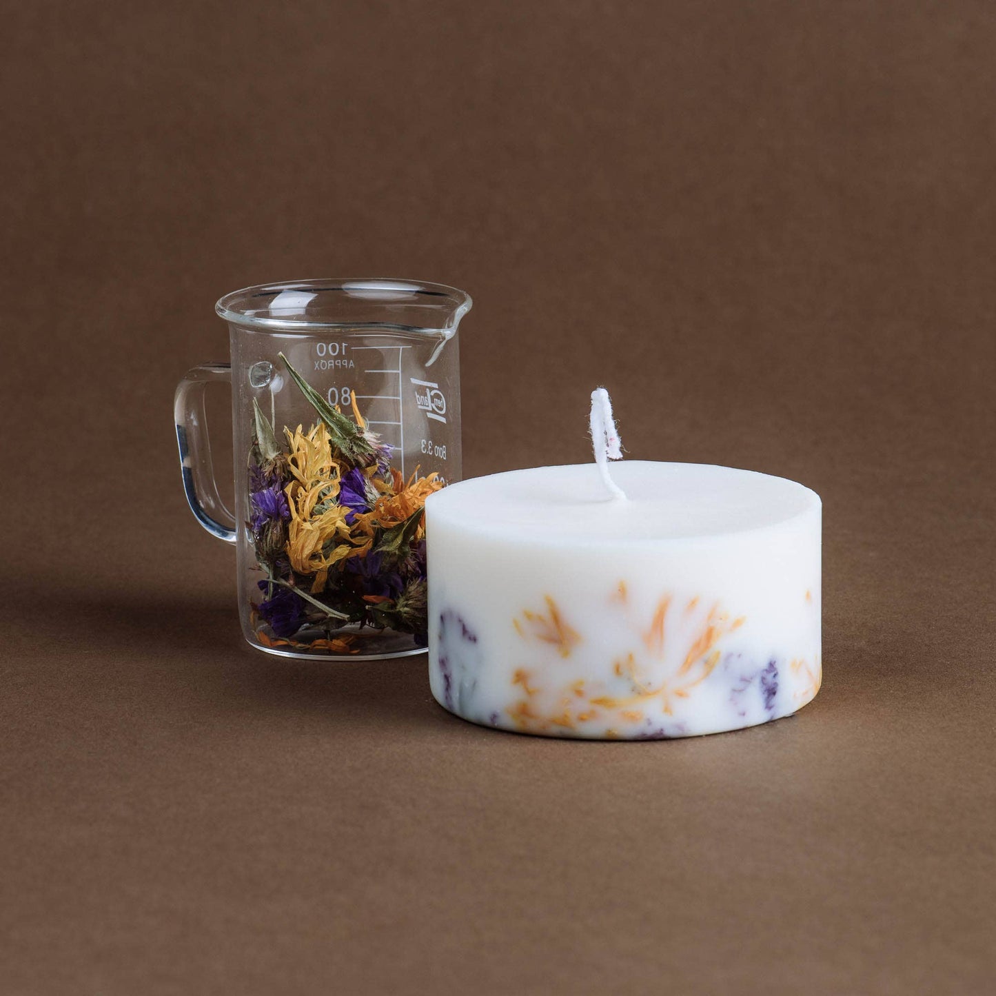 Mini candela con fiori selvatici - Candela biologica artigianale - Fatta a mano
