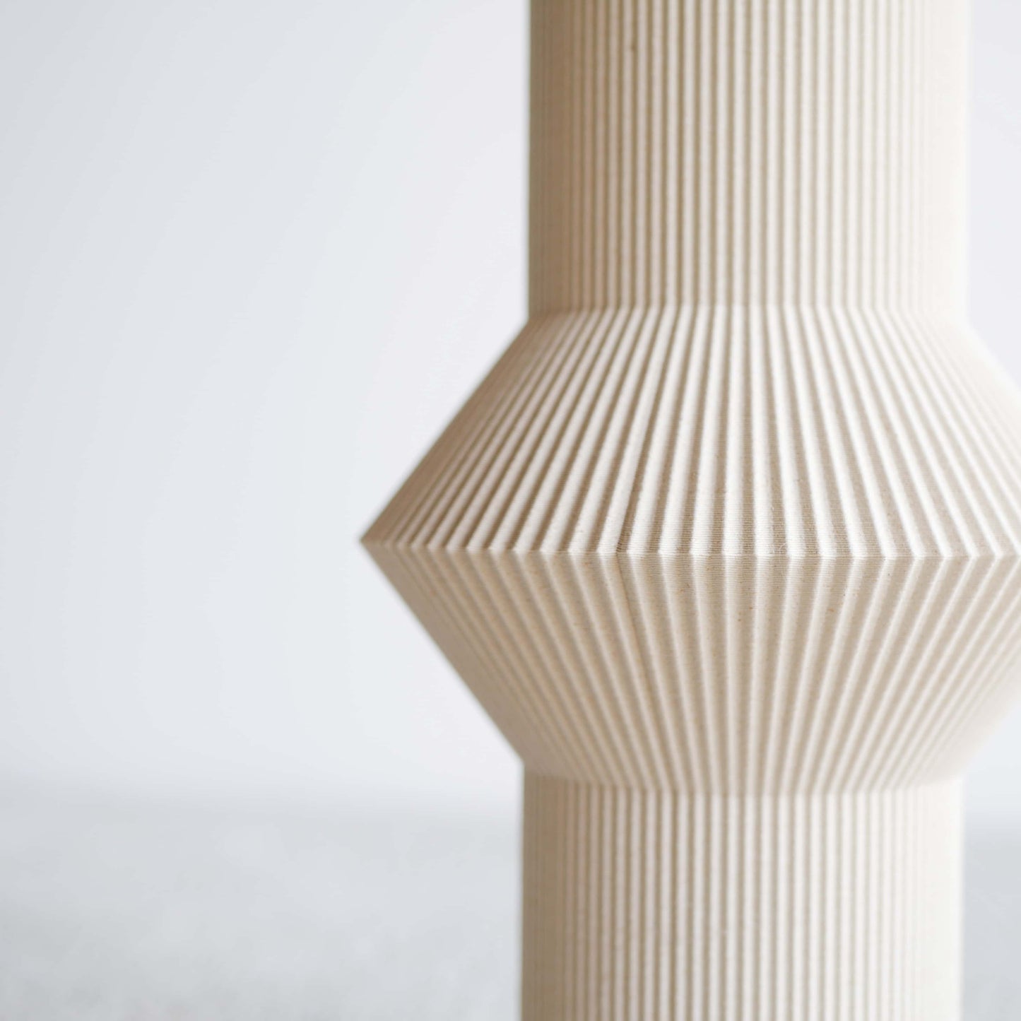 Vaso in legno riciclato HOI - perfetto per fiori secchi