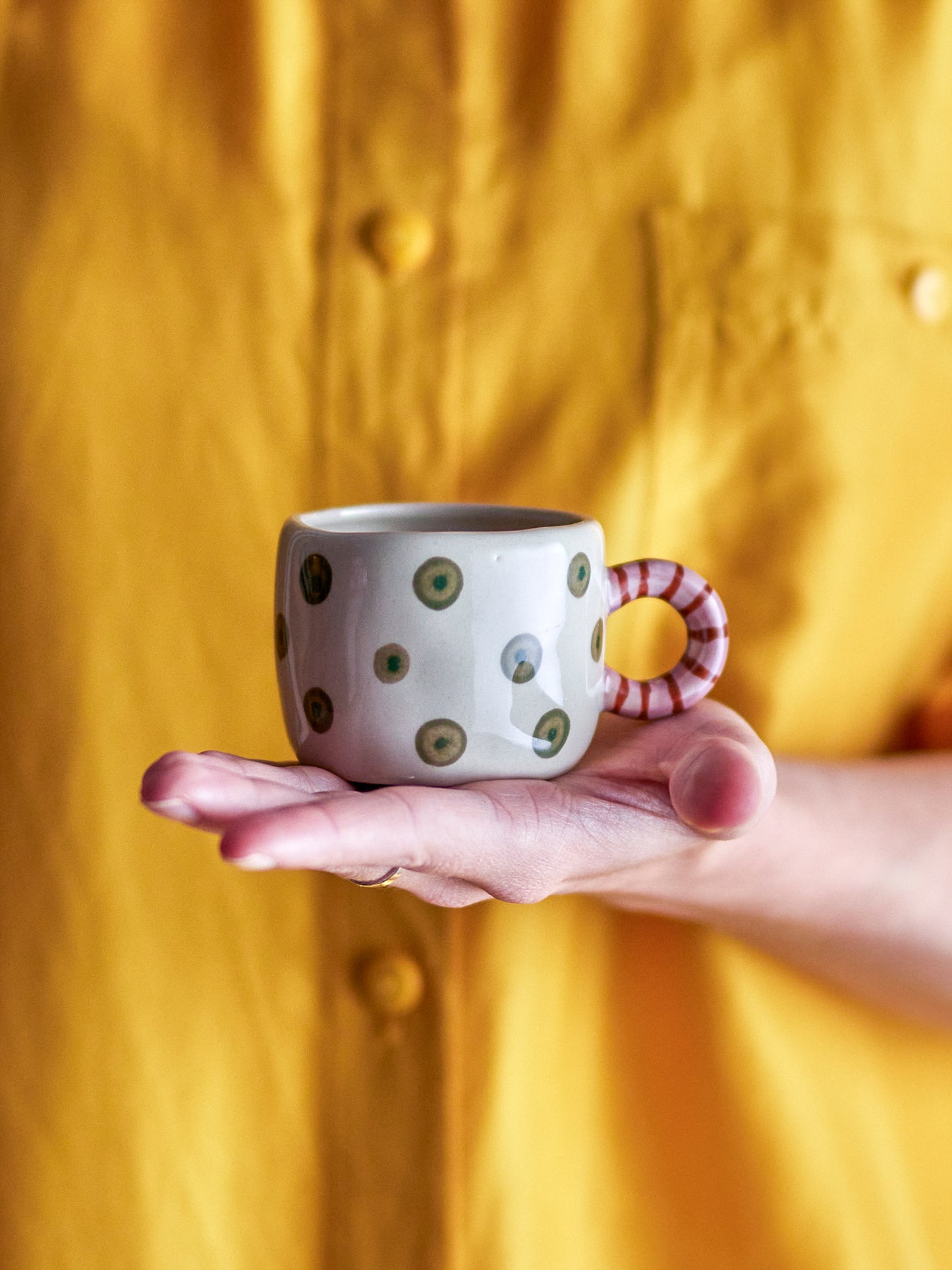 Tazza NINI - beige a pois verdi e manico a righe rosso e rosa