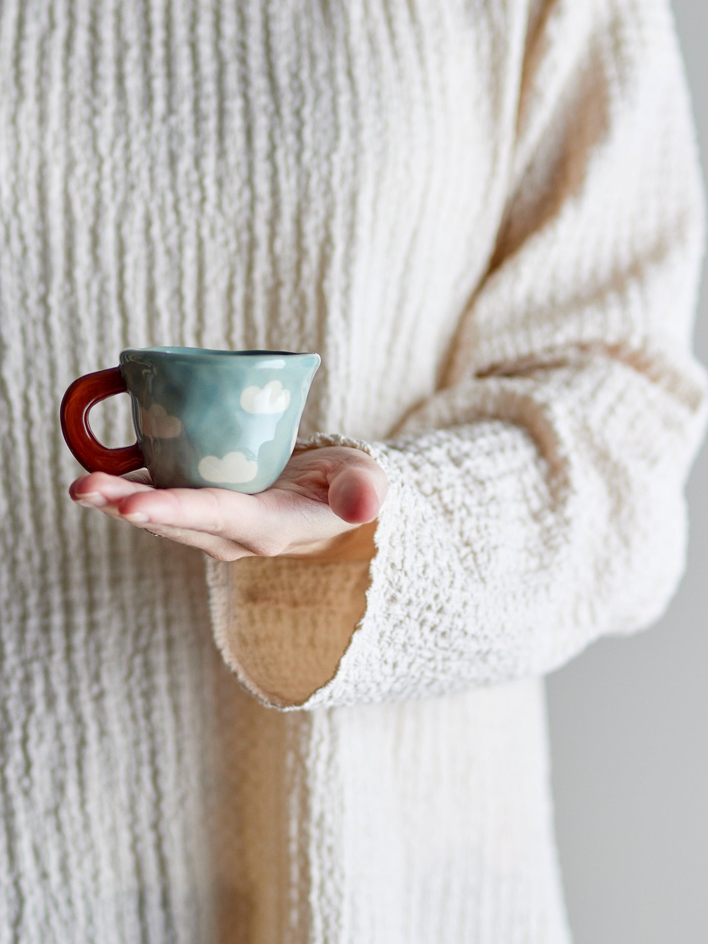 Tazza NINI - Azzurra con nuvole bianche