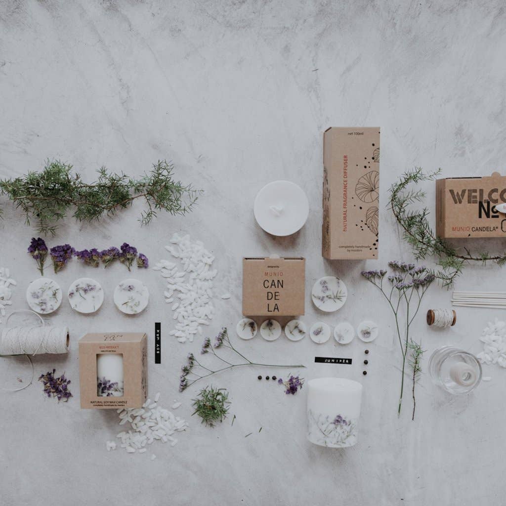 Mini candela al ginepro e al Limonium - candela biologica artigianale - Fatta a mano
