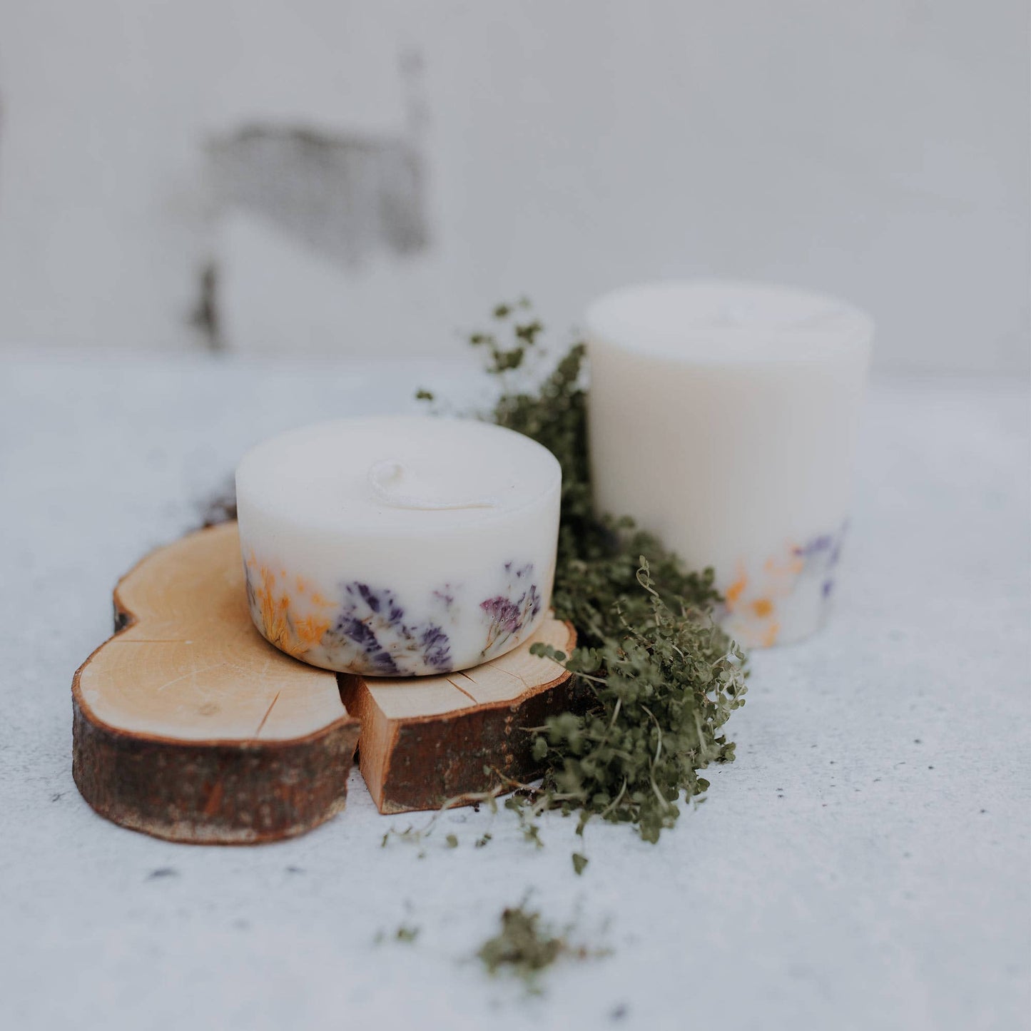 Mini candela con fiori selvatici - Candela biologica artigianale - Fatta a mano