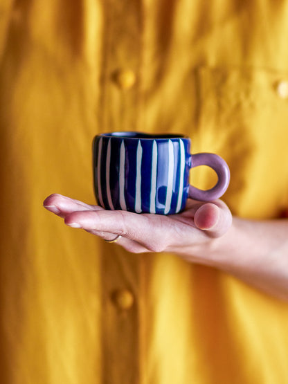 Tazza NINI - strisce blu e bianche con manico rosa