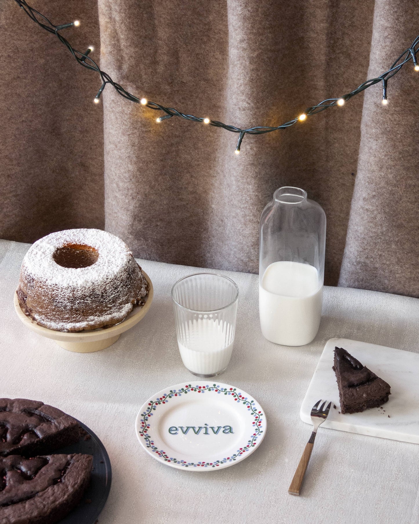 EVVIVA 02 - Piatto in porcellana con scritta